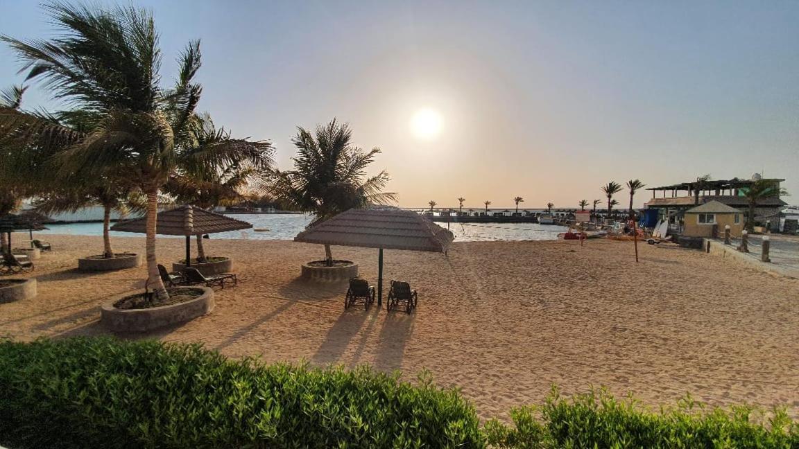 Dolphin Beach Resort Yanbu Eksteriør billede